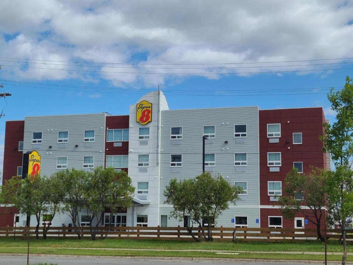 Super 8 By Wyndham Thompson Hotel Kültér fotó